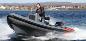Zero emission coach boat debuts