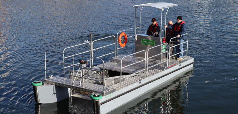 Electric power for harbor cleanup vessels