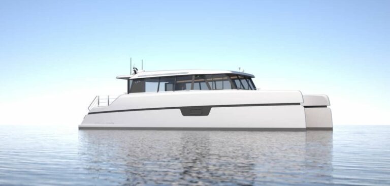 Solar yacht for private operators launches