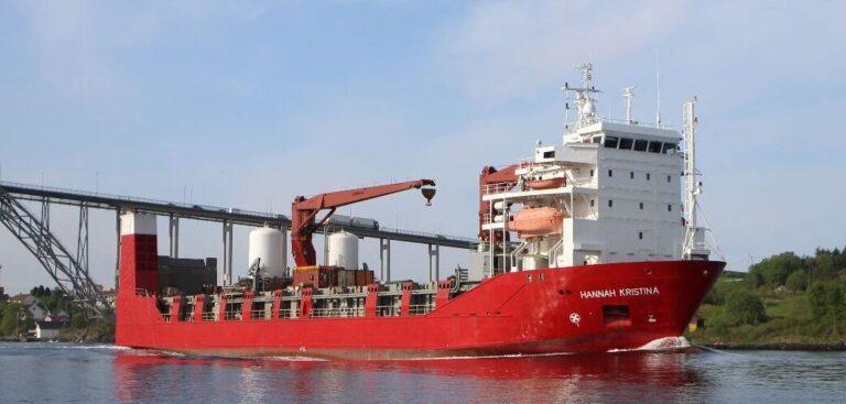 Høglund to deliver dual-fuel retrofit and shore power upgrade for ro-ro combination carrier