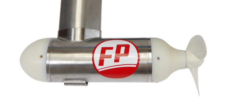 Compact outboard pod motors for sailing vessels