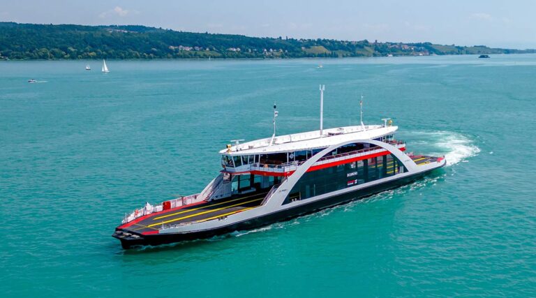 Rolls-Royce engine powers new high-speed inland ferry