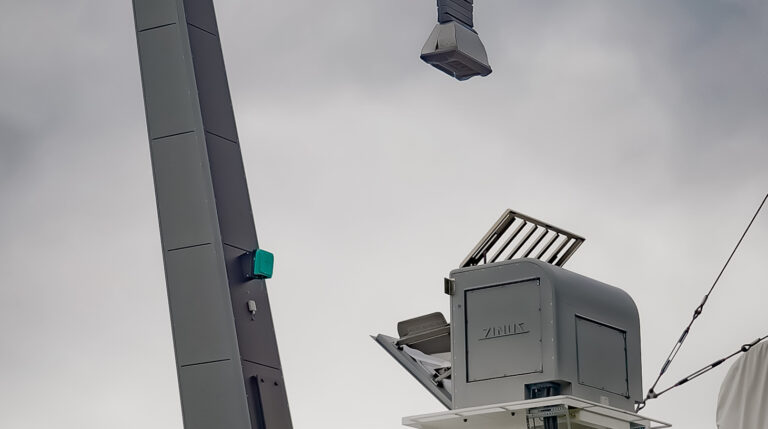 EXPO NEWS: Zinus presents its autonomous charging tower and onboard unit EXPO NEWS: Zinus presents its autonomous charging tower and onboard unit.