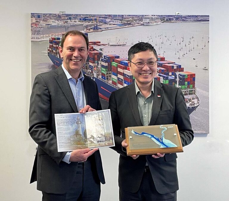Ports of Southampton and Singapore explore green transportation cooperation Ports of Southampton and Singapore explore green transportation cooperation