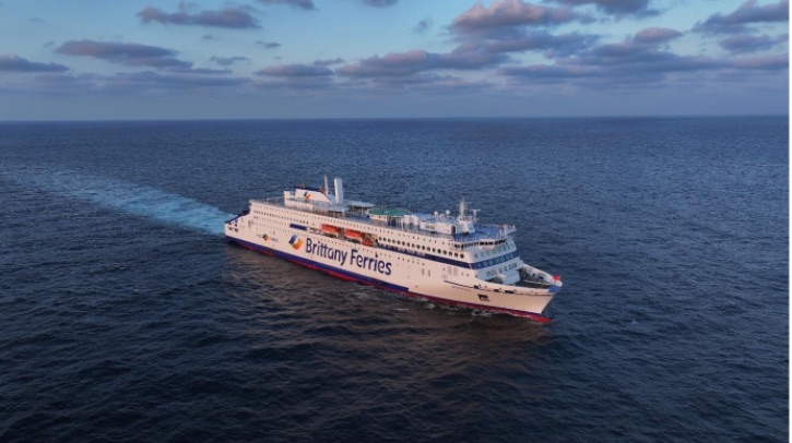 Stena RoRo takes delivery of battery-powered ro-pax vessel Stena RoRo has taken delivery of E-Flexer No. 11 – in a series of 15 vessels – from the Chinese shipyard CMI Jinling (Weihai).