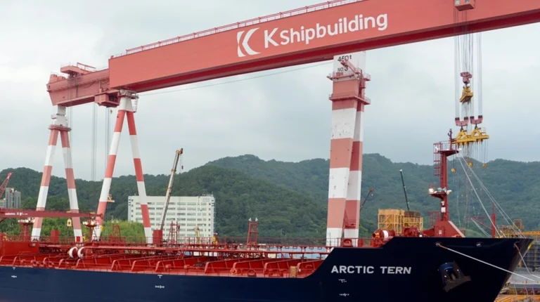 K Shipbuilding’s first 50,000 DWT LNG dual-fuel MR tanker delivered to LR Class