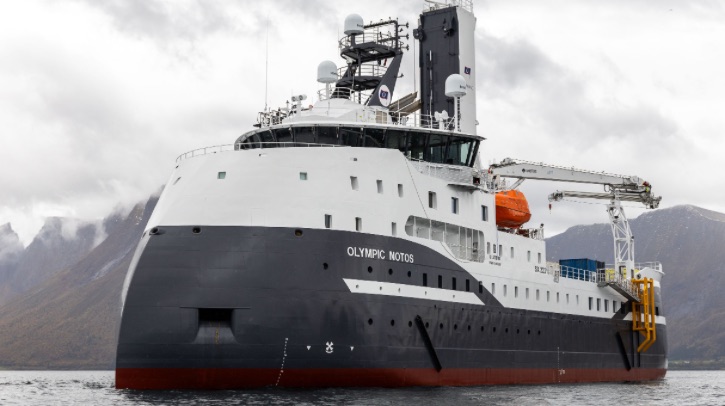 Second hybrid CSOV arrives at Olympic Olympic has taken delivery of the second of two CSOVs (Construction Service Operation Vessels) from Ulstein Verft: the Olympic Notos. The vessel is based on the SX222 design, developed in close collaboration between Ulstein and Olympic.