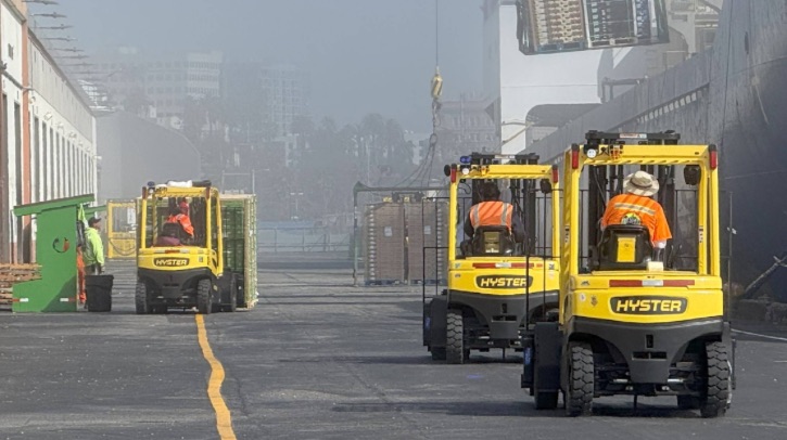 Port of Los Angeles berth swaps to battery-electric cargo equipment Marine terminal operator SSA Marine has completed the transition of its fleet of 44 small-capacity and heavy-duty forklifts at berth 55 at the Port of Los Angeles from propane-fuel to battery-electric power.