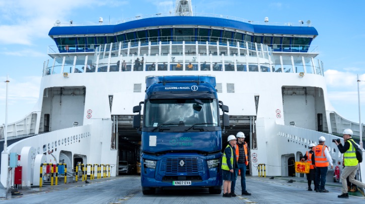 P&O Ferries’ newest hybrid vessel facilitates first Channel crossing by a heavy-duty electric truck The first heavy-duty electric truck drives off P&O Ferries' hybrid ferry.