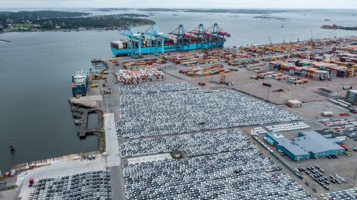 Port of Gothenburg awards construction contract for transformer station to support container and ro-ro ship shore power connection The Port of Gothenburg has signed a contract with AF Bygg Väst, part of AF Gruppen Sweden, for the construction of a transformer station serving the port's container and car terminals.