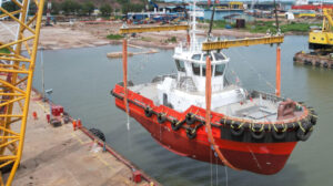 Singapore’s first fully electric tug launches